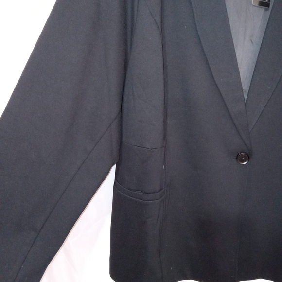 Torrid Womens Studio Ponte Tailored Fit 1 Button Blazer Jacket Size 4X NWT Black - Picture 4 of 16
